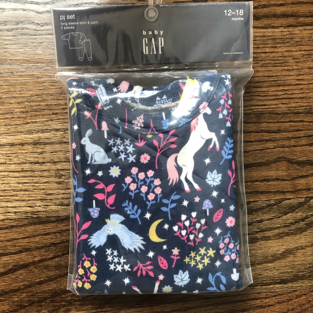 GAP Baby Girl Unicorn 🦄 Pajama Set - Picture 3 of 12